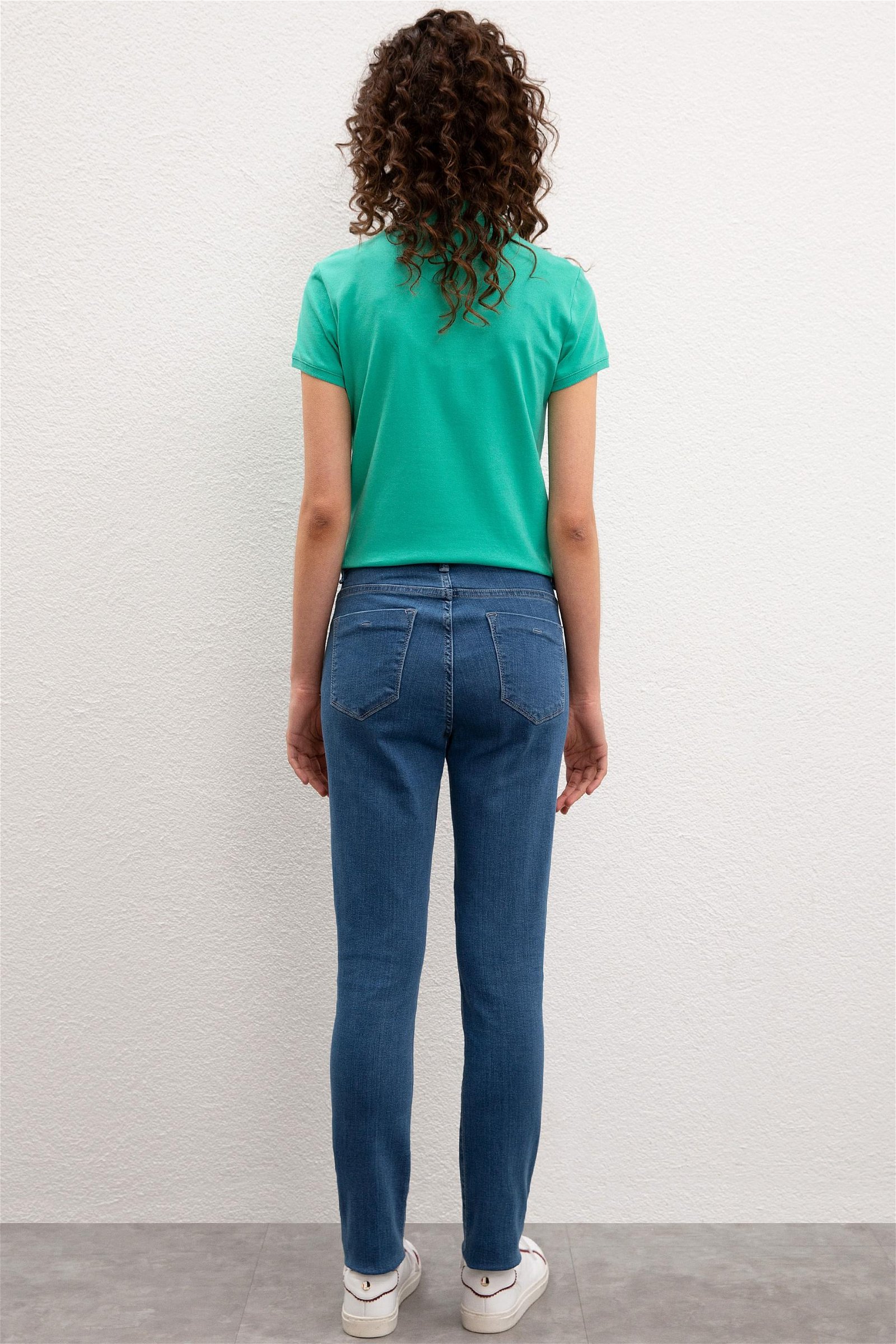 Kadın Açık Mavi Jean Pantolon