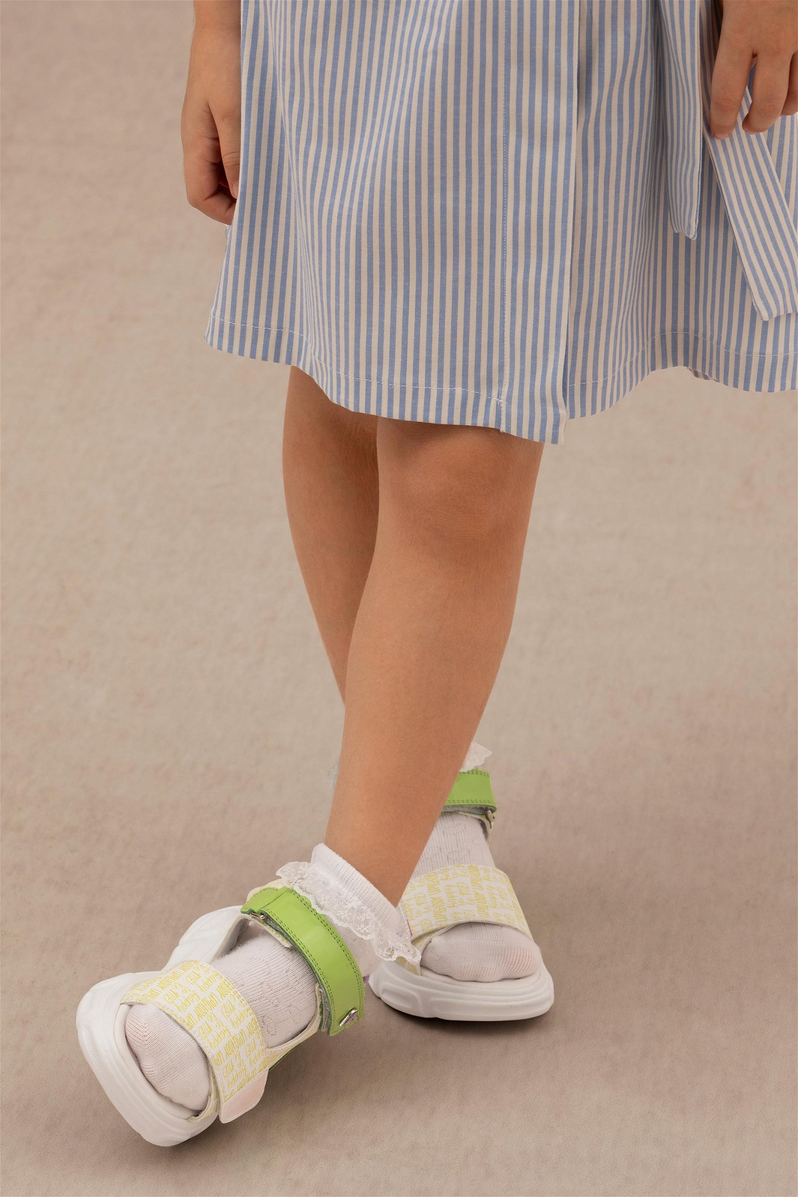 Kız Çocuk Neon Sarı Sandalet